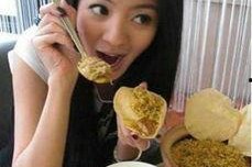 直播吃酸角讲娱乐圈的瓜